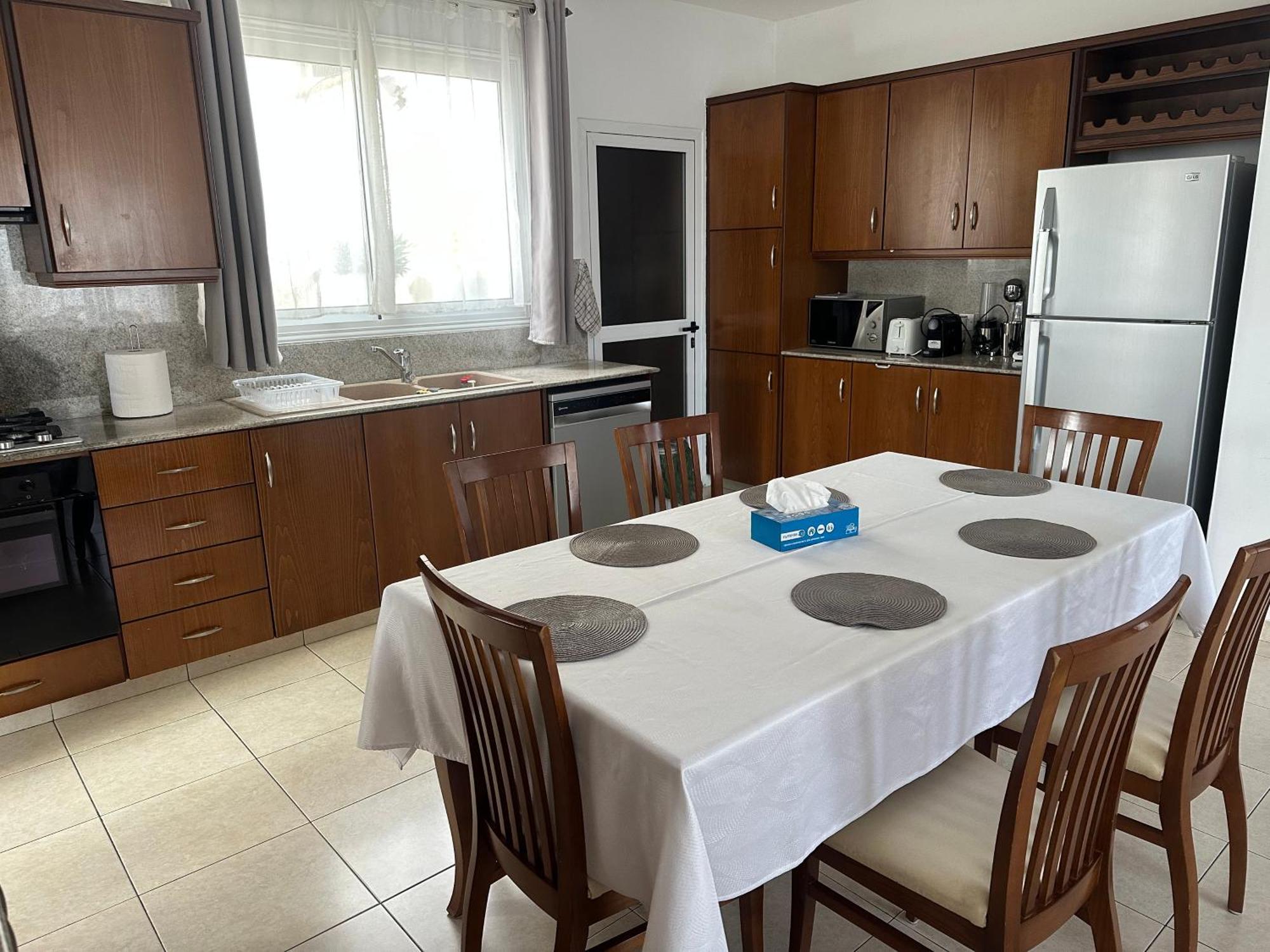 Villa Andy-350 M From The Beach Larnaca Exterior foto